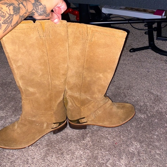 Ugg Boots - Picture 5 of 9